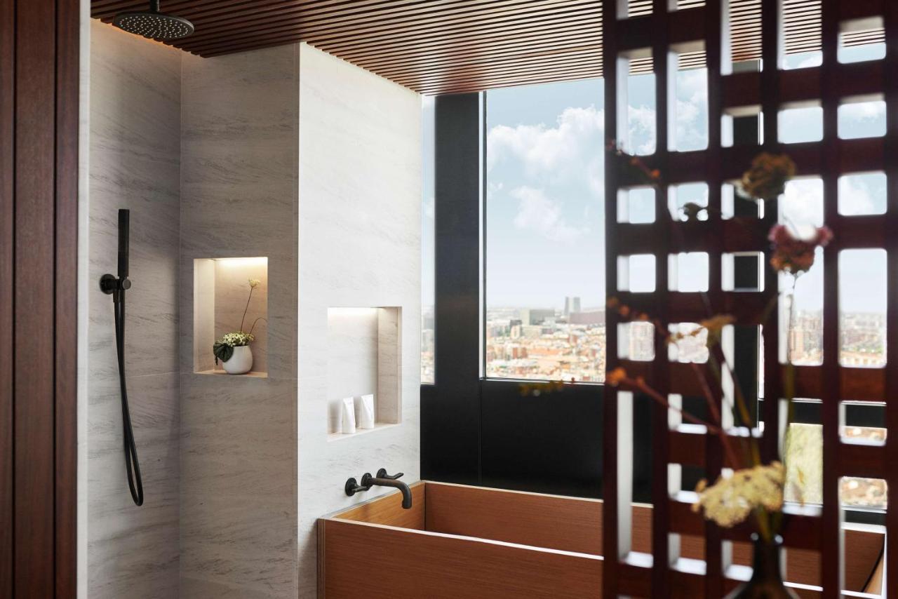 Nobu Hotel Барселона Экстерьер фото Bathroom