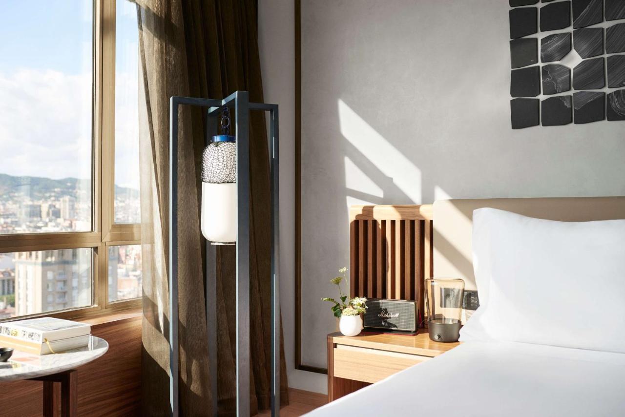Nobu Hotel Барселона Экстерьер фото A room at the hotel