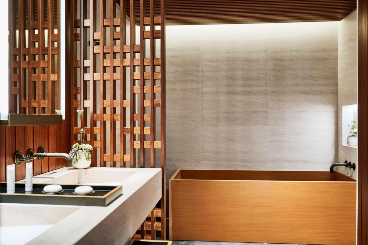 Nobu Hotel Барселона Экстерьер фото Bathroom