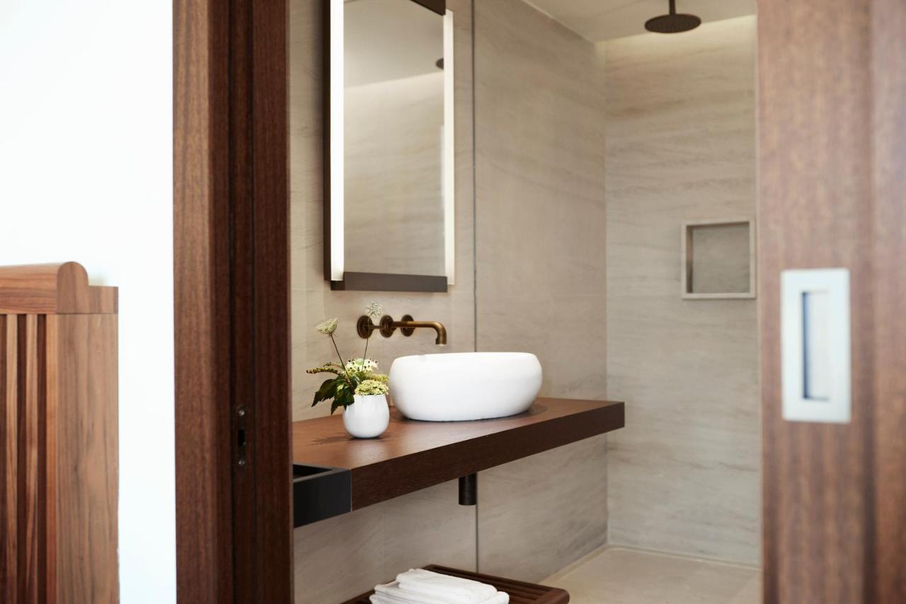 Nobu Hotel Барселона Экстерьер фото Bathroom