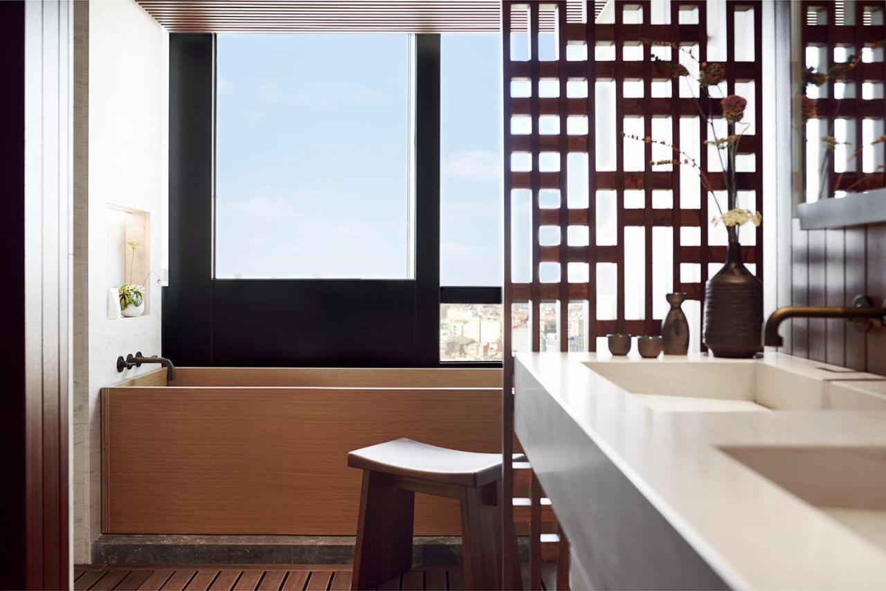 Nobu Hotel Барселона Экстерьер фото Bathroom